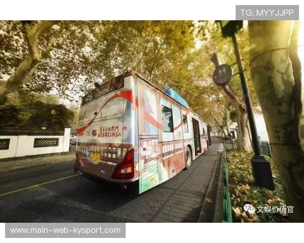 自行车夜游路线拍成短片吸粉无数,城市IP崛起 自行车夜游路线拍成短片吸粉无数,城市IP崛起