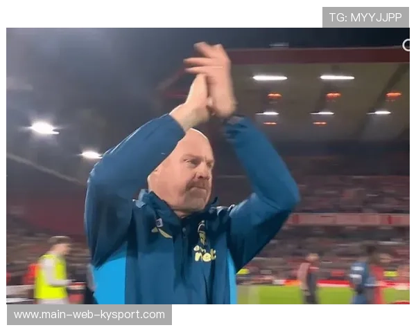 阿森纳射门训练：前锋进行近距离定点射门训练成例行公事